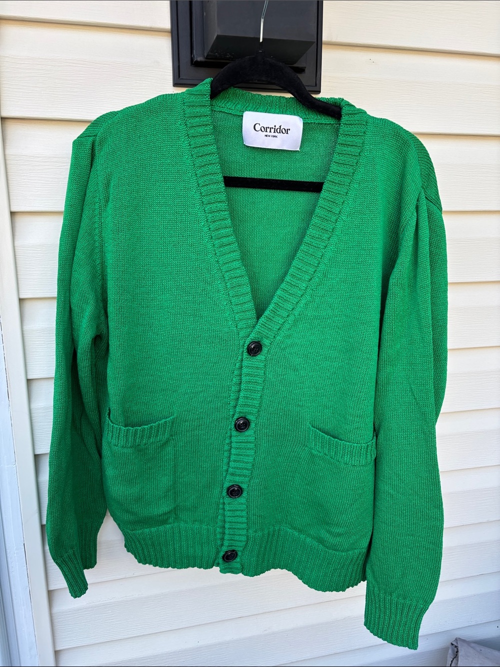 Corridor Ladies Kelly Green V-Neck Button Pockets Cotton Cardigan-M